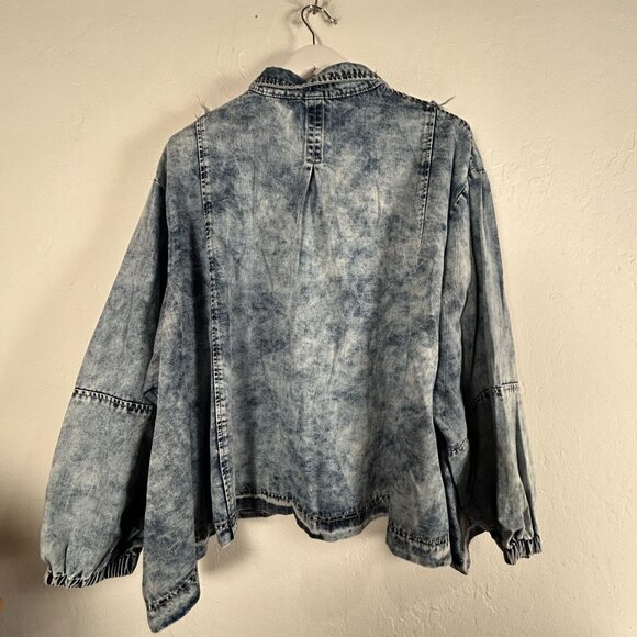 Ces Femme Womens Blue Distressed Demin Jean Jacket Large SharkBite Hem Oversized - Picture 2 of 10
